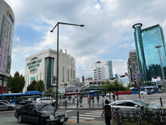 Officetel in Sinchon, right next to the subwa 9th image