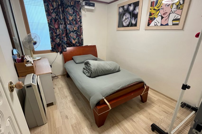 Amistad Two-Room 4th image