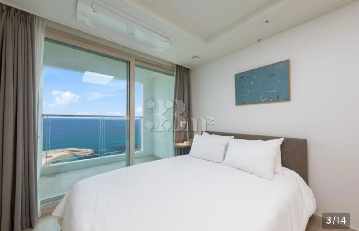 Direct ocean-view terrace 3th image