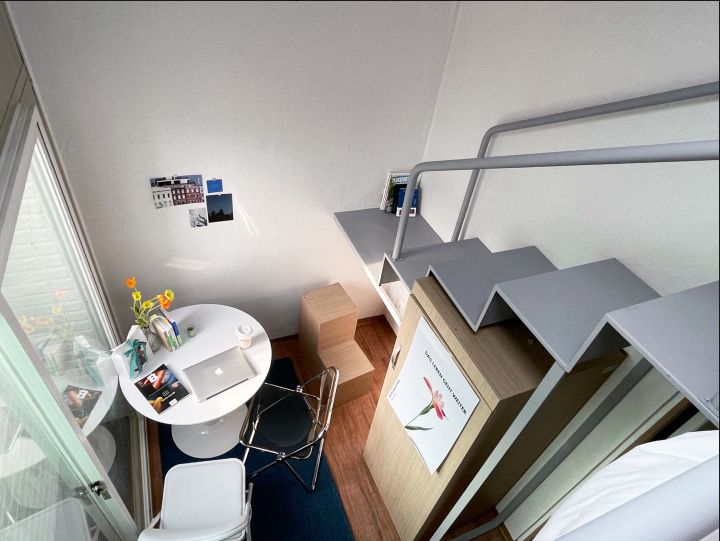 신촌 유럽식 복층텔