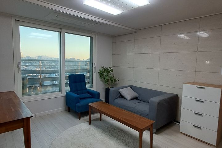 Three-room apartment in Junggok-dong with par 6th image