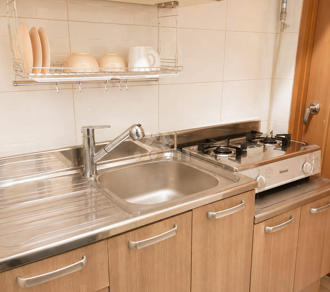Within walking distance of Gojan Station and 4th image