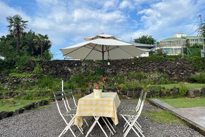 법환포구 돌담집 밖거리