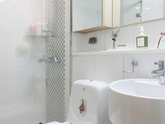 Two Bedrooms 17번째 이미지