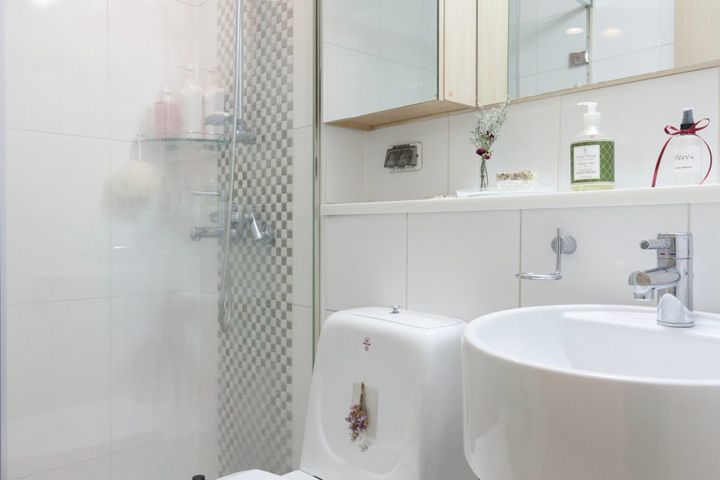 Two Bedrooms 17번째 이미지
