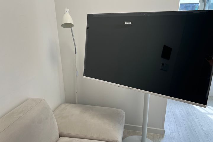 J2๐Fully-furnished Studio Apartment with a G 2th image