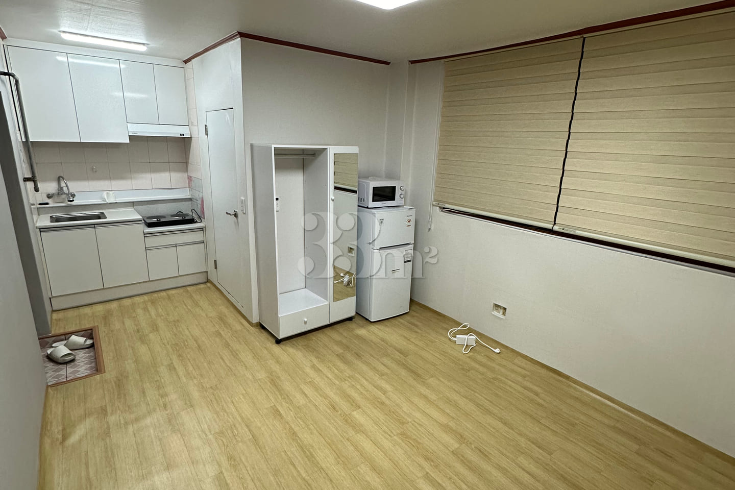 Fully furnished studio apartment in a double- 0th image