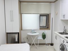 4-minute walk to Sinchon, 9-minute walk to Ho 10th image