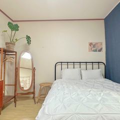 Women's Share House) Sunset House R1 Unit Image