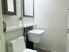 Fully furnished studio apartment, 5 minutes f 6th image