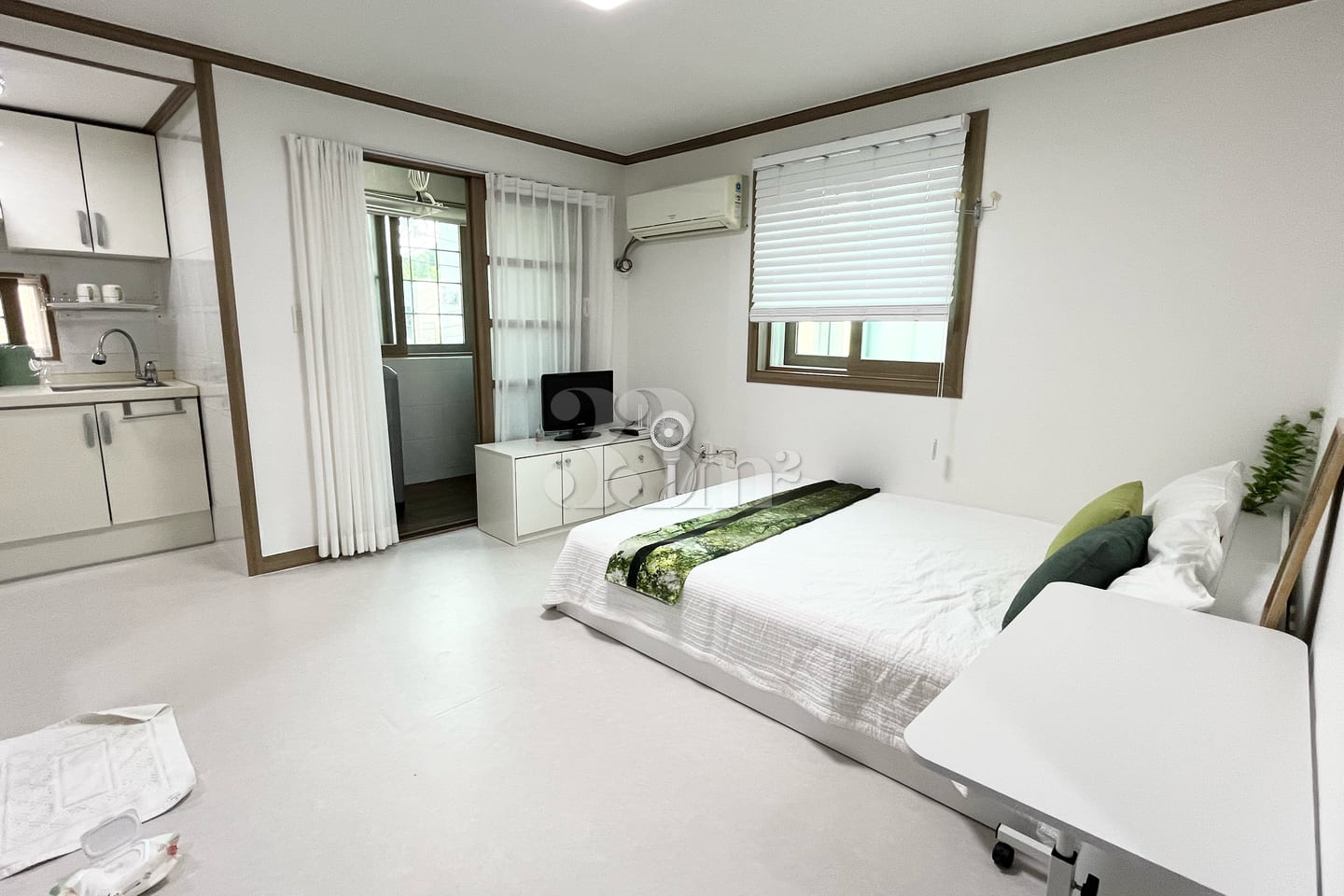 Spacious studio apartment with excellent amen 1th image