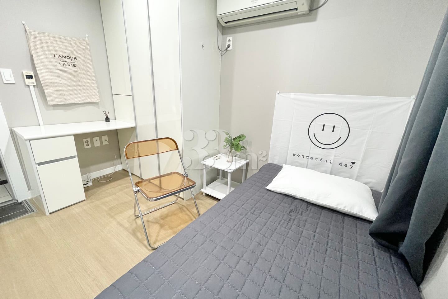 Newly remodeled white-toned room 2th image