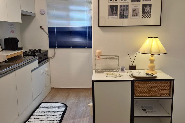 3 minutes from Cheongdam Station / Pleasant t 7th image