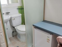 Studio apartment near Sinchon Station 2 3th image