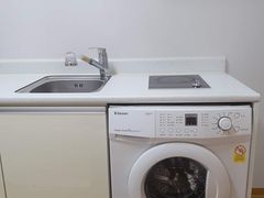 Single Room Central Stay 317 7th image