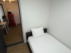 Convenient transportation, quiet, two rooms 7th image
