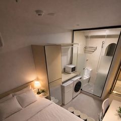 Queen Bedroom Unit Image