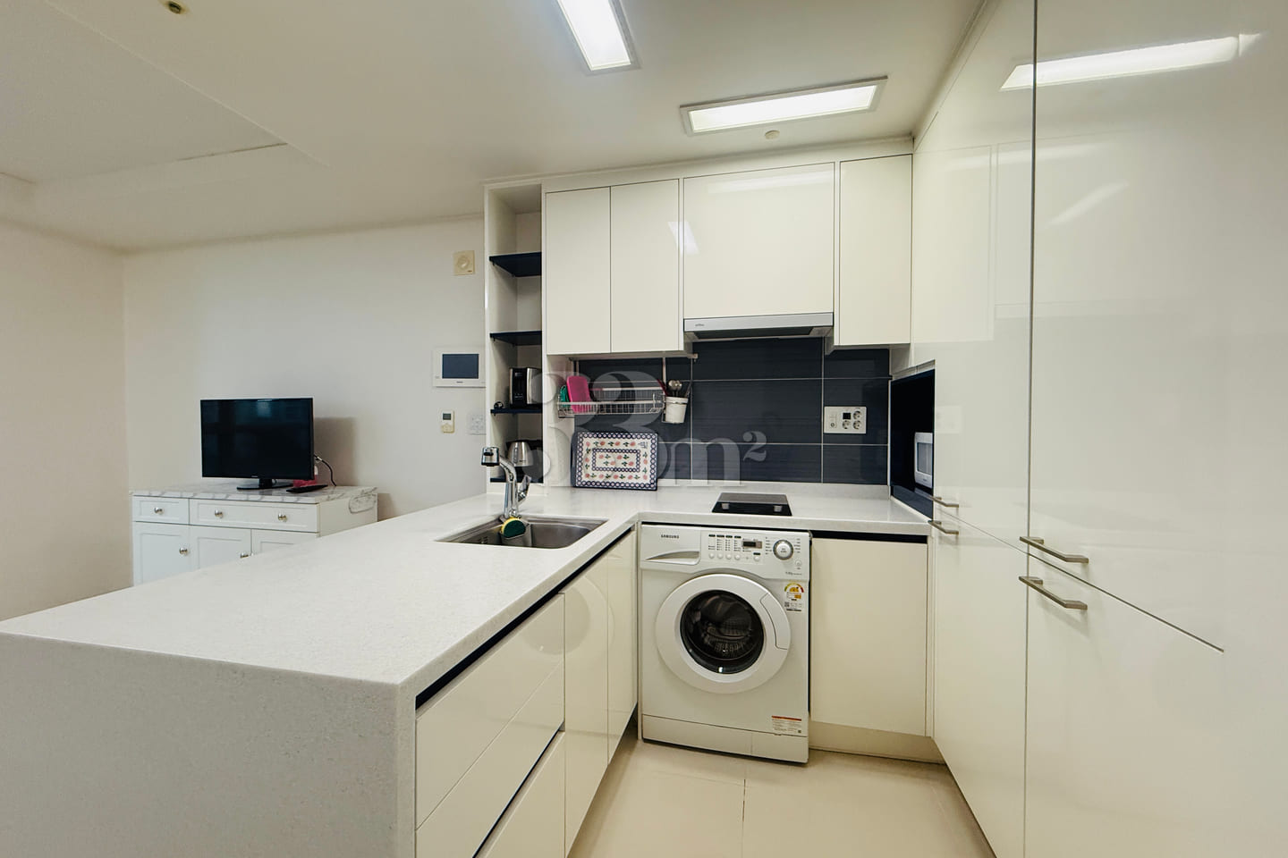 Fully-furnished/Spacious Officetel 5th image