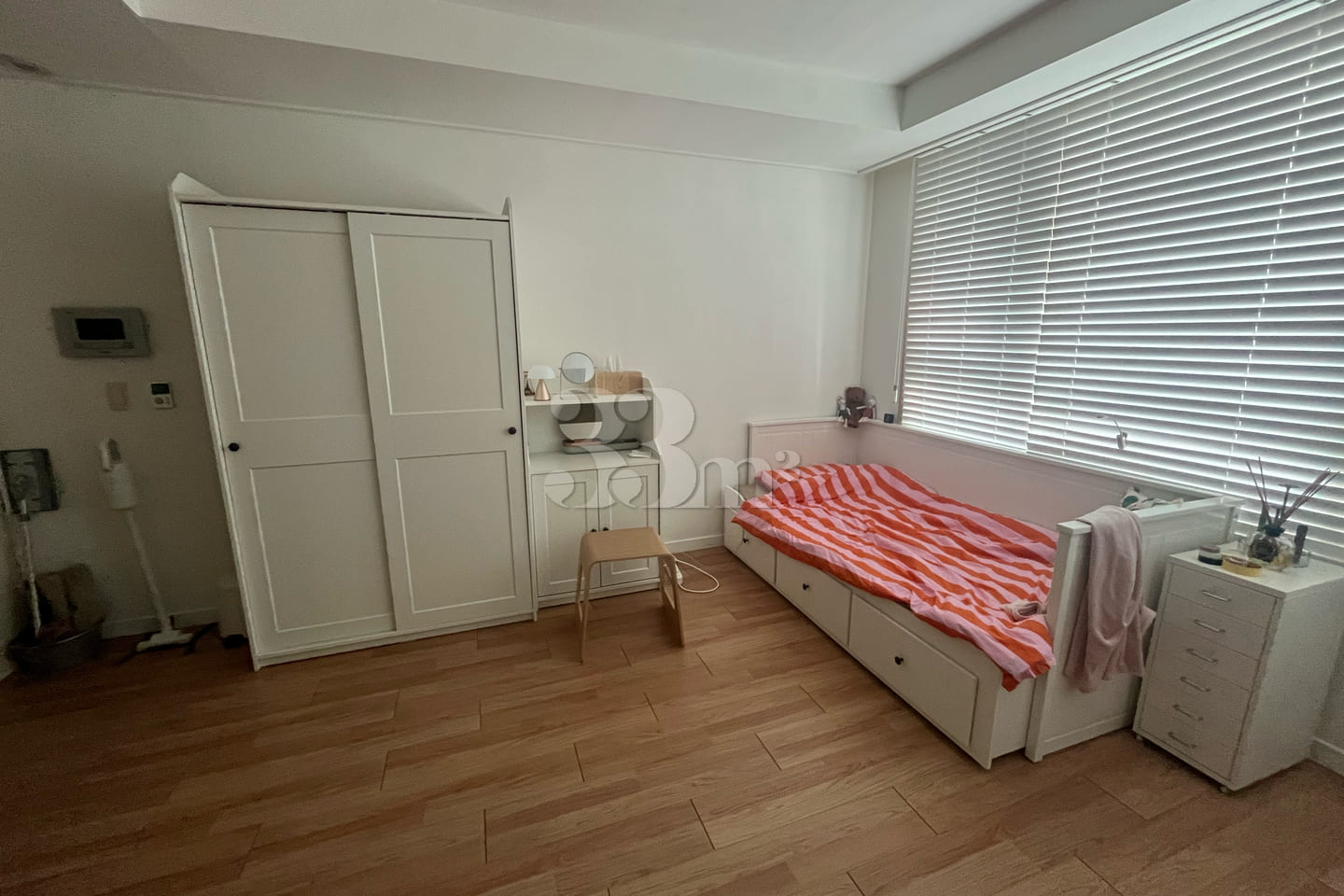 Minimalist House 1th image