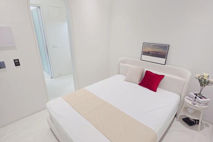 Newly built suite near Cheongdam Intersection 7th image
