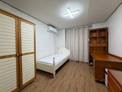 Cozy room 0th image