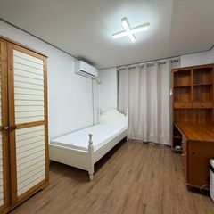 Cozy room Unit Image