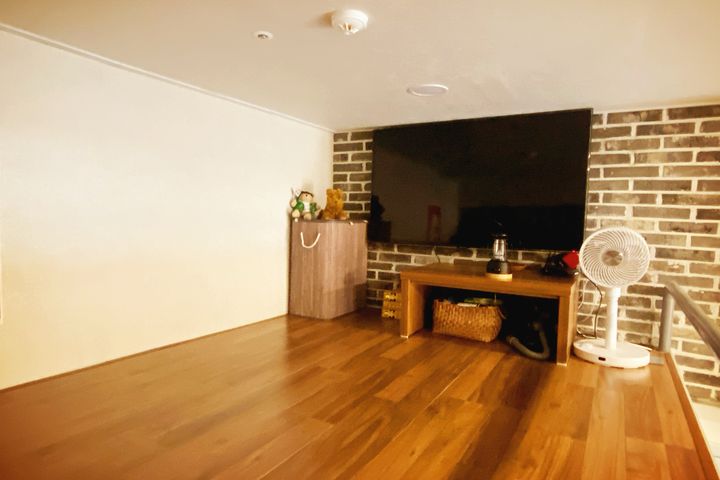 Fully furnished, Line 4, Bandi Books 5th image