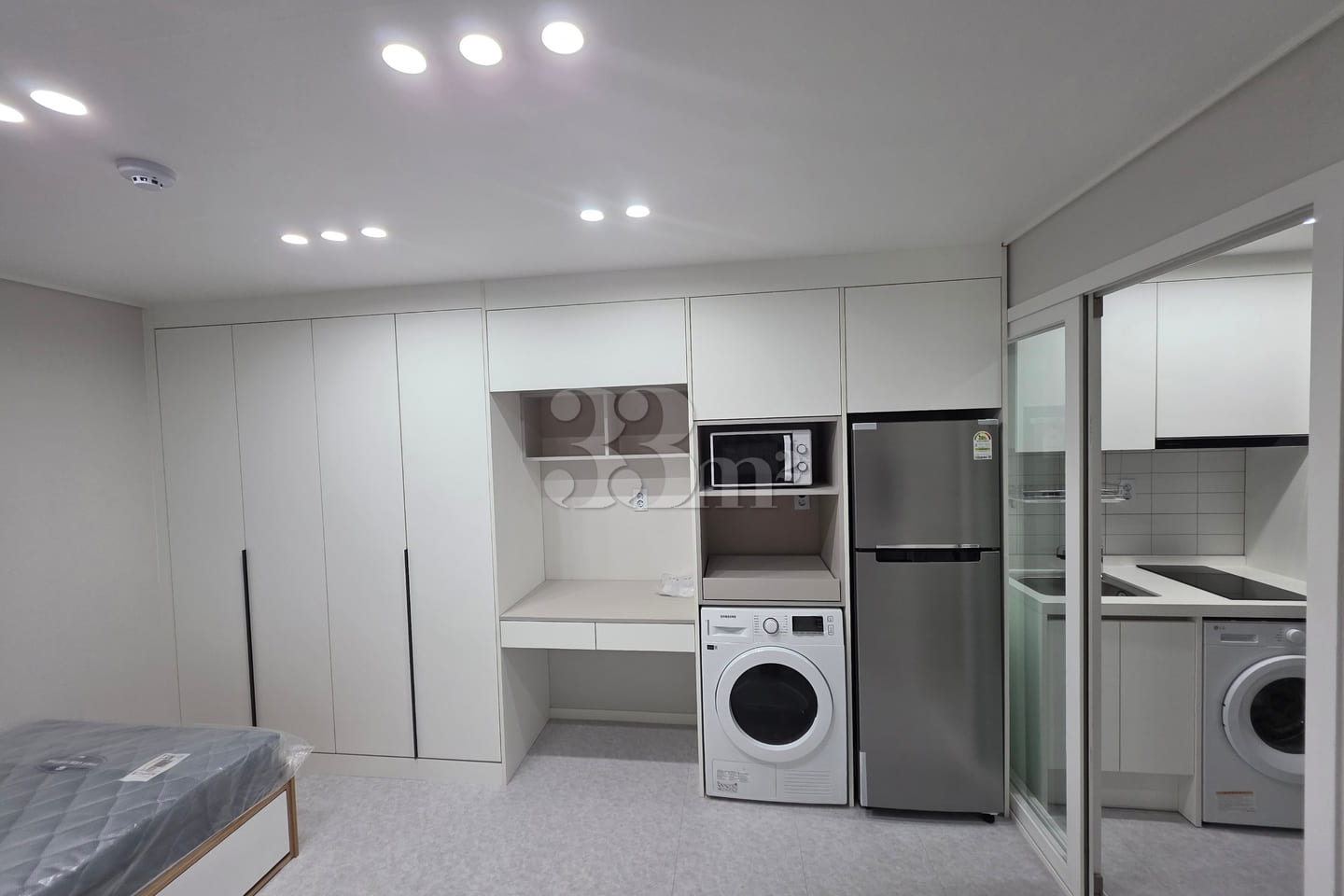 Brand-new, fully furnished, and hotel-like. 2th image