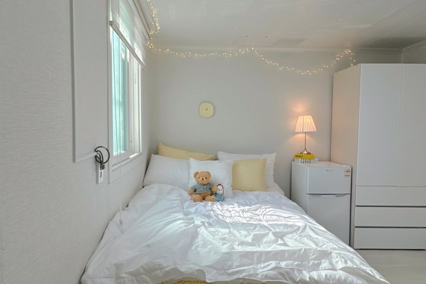 Studio apartment near Myeonghak Station on Li 2th image