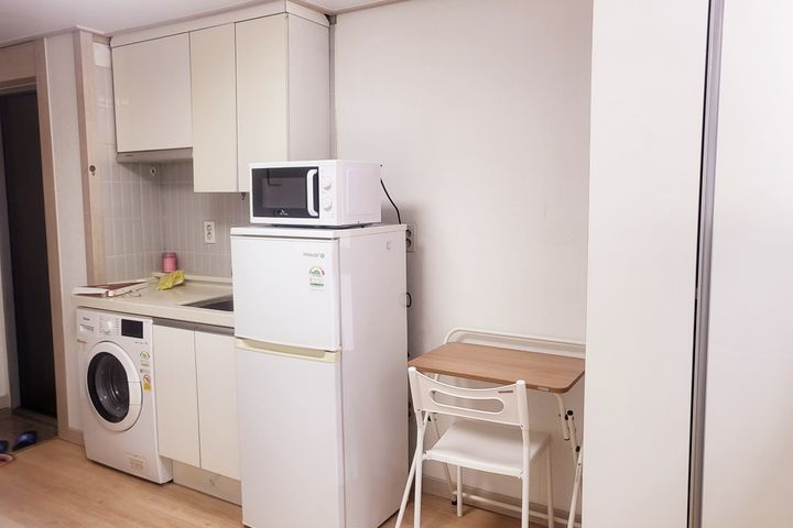 Suyu Station Fully Furnished Unit (B2) 10th image