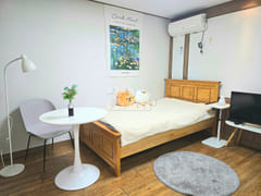 Location, cleanliness, parking, convenience 0th image
