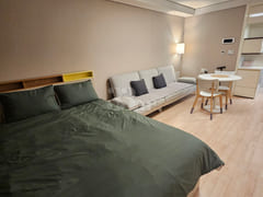 Suite 800 Arium 1th image