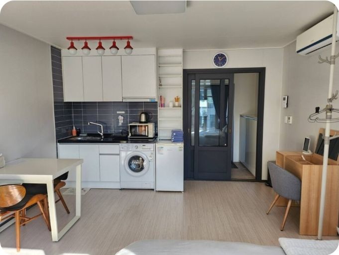 테라스가있는 통유리 방 9번째 이미지