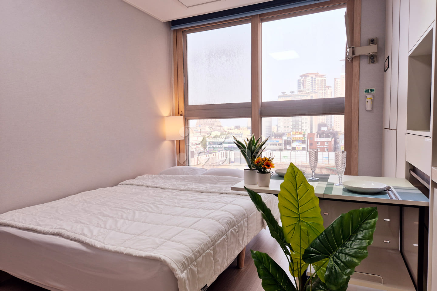 Neat and popular studio apartment near Pyeong 3th image