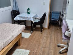 Fully furnished studio apartment, walking dis 2th image