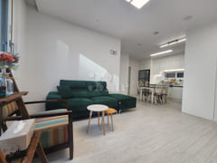 Apartment-style layout: 2 bathrooms 5th image