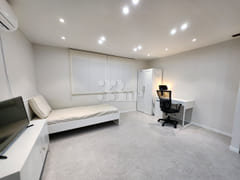 Bright, quiet, and spacious studio apartment 5th image
