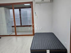 Room 204 1th image