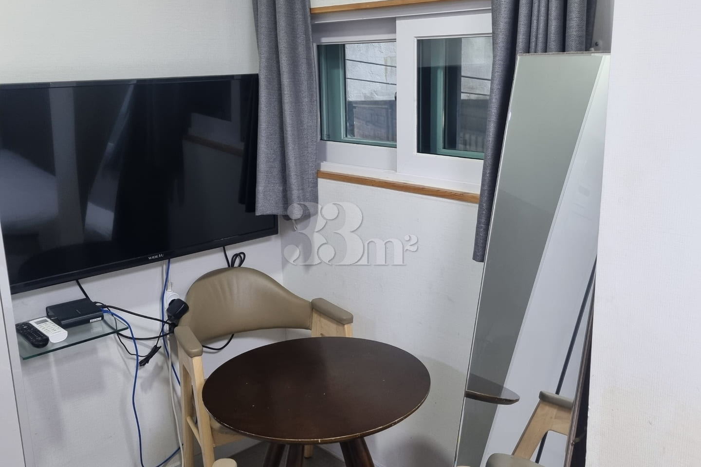 Fully furnished studio apartment, 3 minutes f 6th image