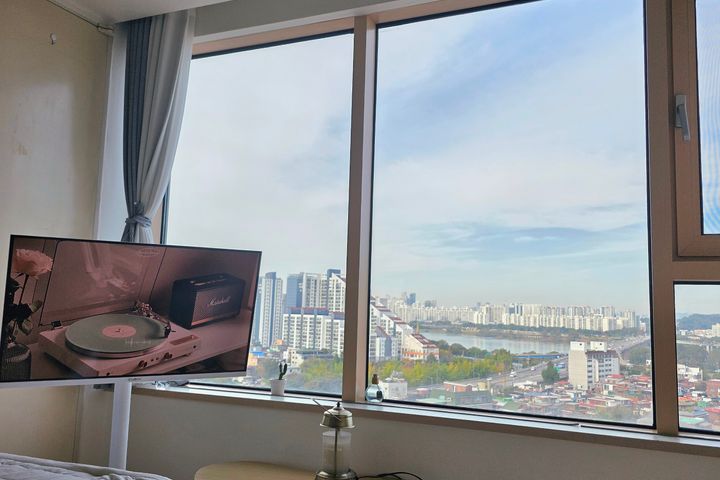 한강뷰 역세권 감성숙소 0번째 이미지