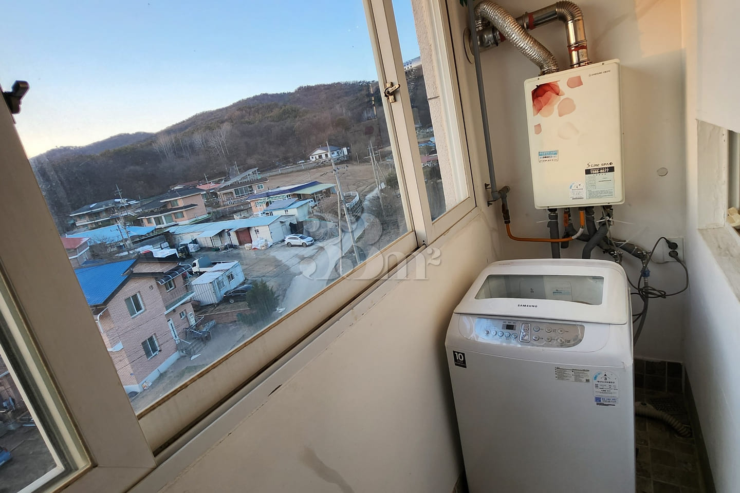 Good view with a rural feel. 7th image