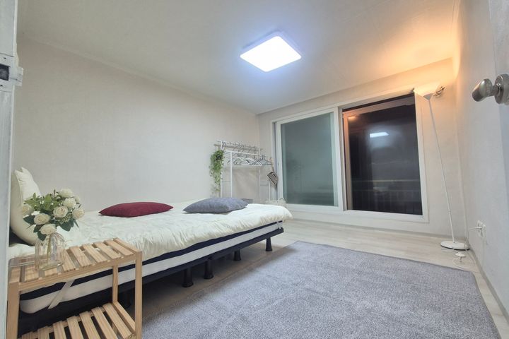 Mapo, Mangwon Station two-room apartment 2th image