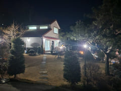 A detached house with a beautiful garden 9th image