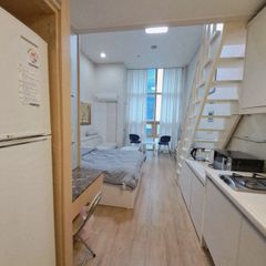 전망좋고 넓은 복층집 방 이미지