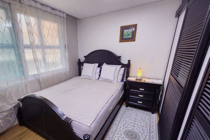 2nd floor, 3 bedrooms + 1 2th image