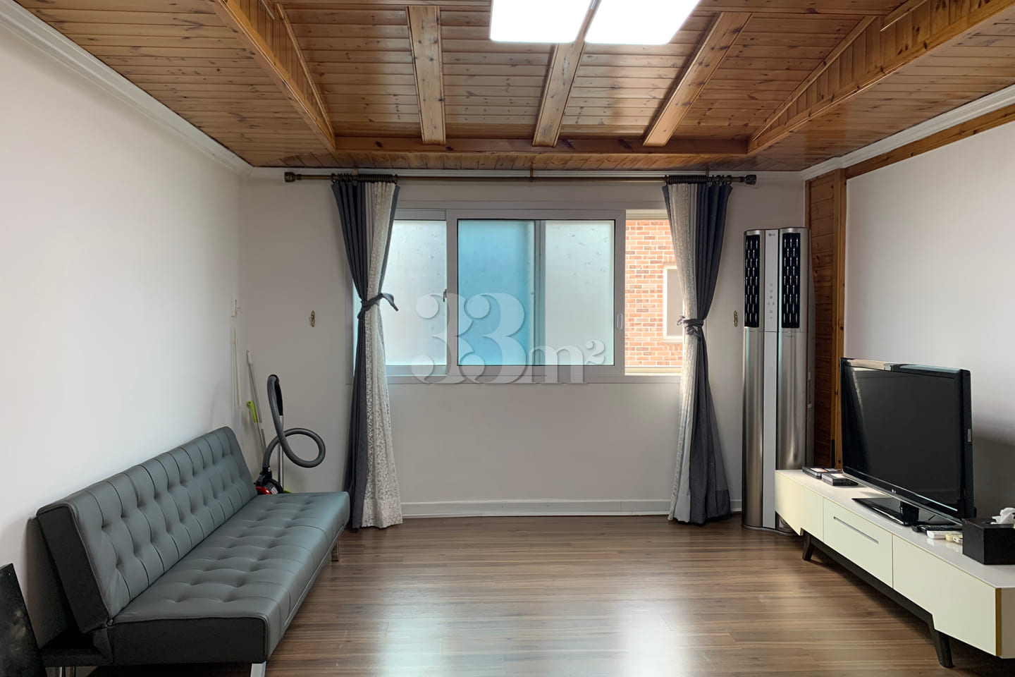 Quiet home with 3 bedrooms and 2 bathrooms 10th image