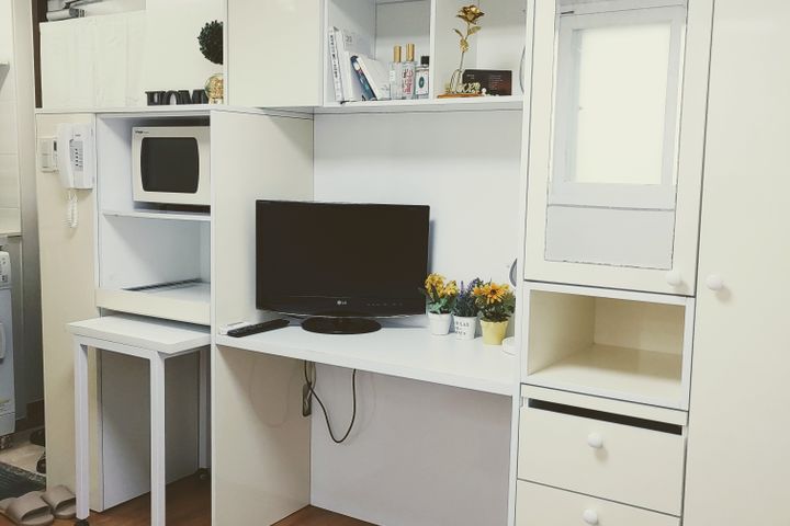 Room 305 0th image