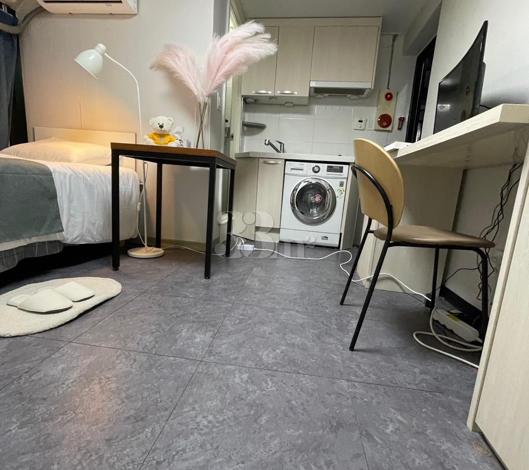 Raum Suite+ Room 504 10th image