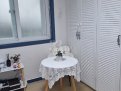 Room 203 7th image