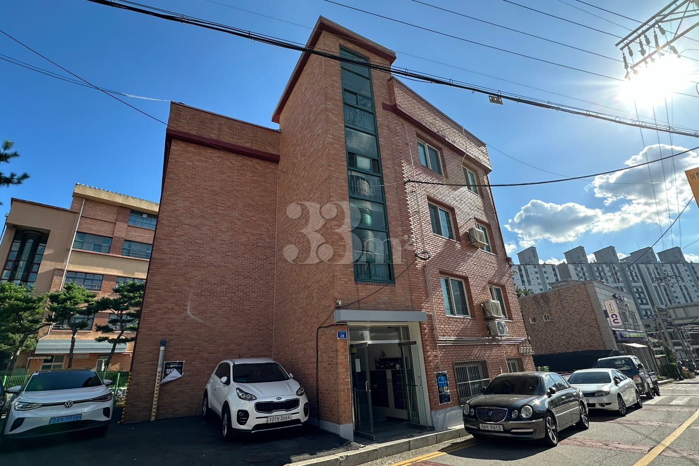 Studio with 2 beds 🏡 Unit 103 15th image